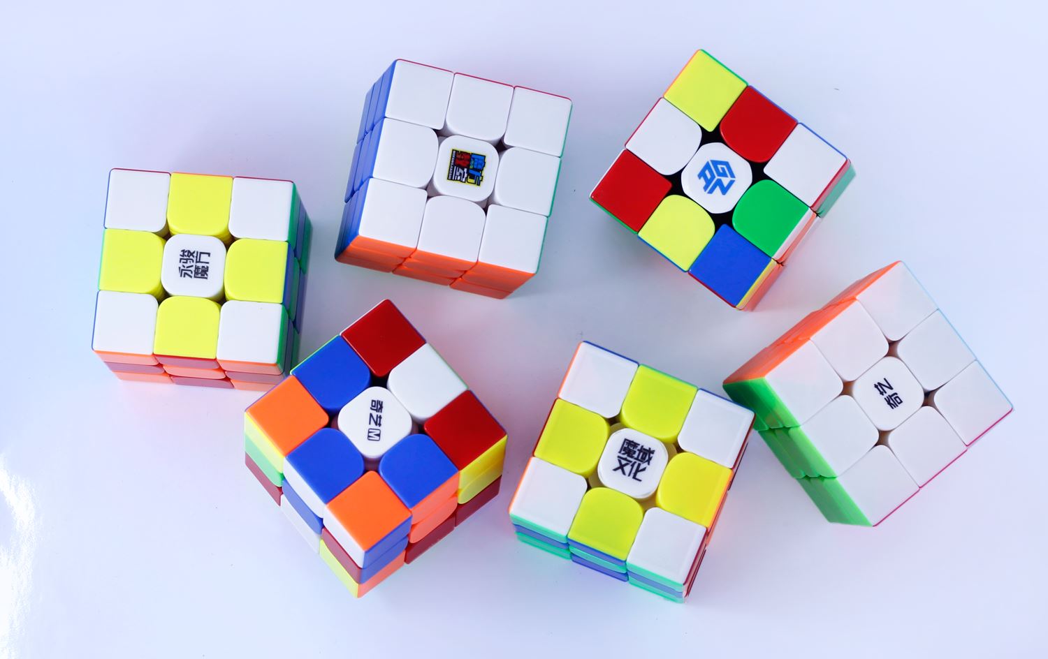Five Best Speed Cubes of 2020 [Rubik's Cube Buying Guide]